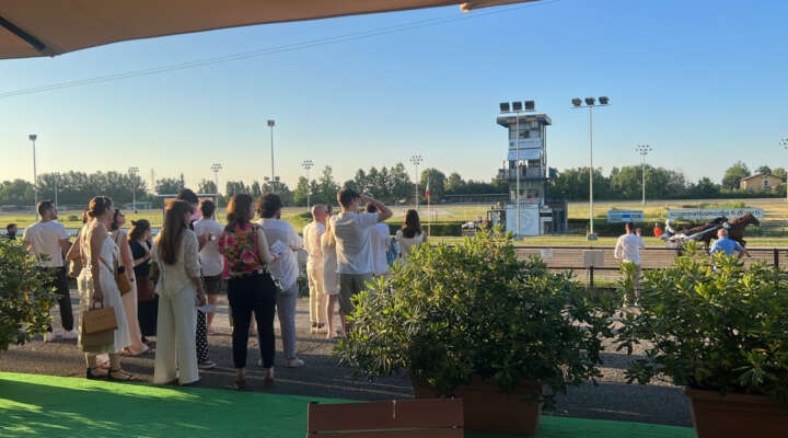 L'Ippodromo Ghirlandina di Modena è perfetto come location per team building aziendale